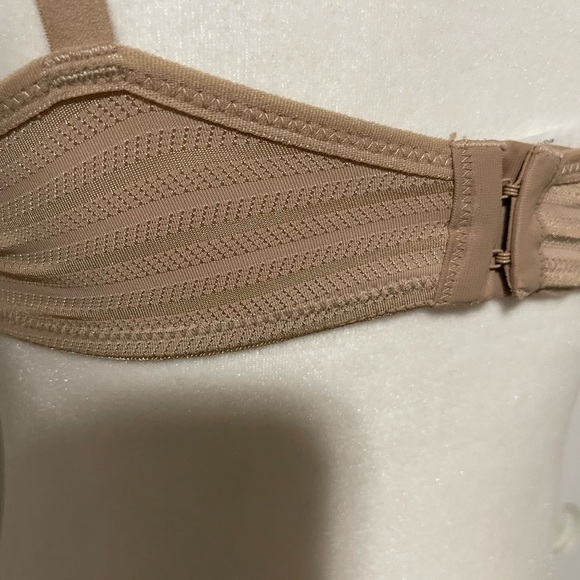 Warners beige bra - Picture 2 of 3